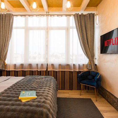Royalty Apt With City Views On Calea Victoriei Бухарест Екстер'єр фото